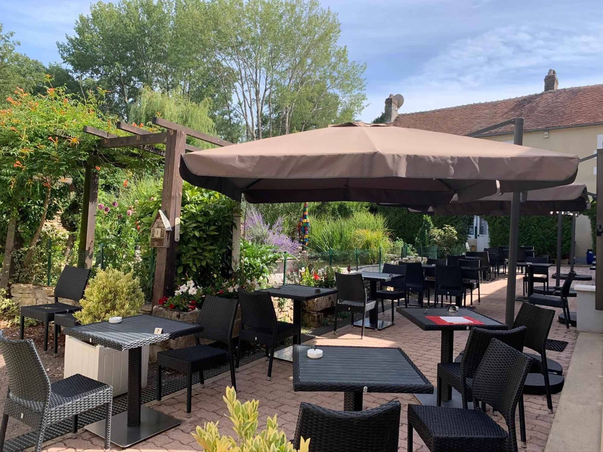 Logis Hotel Restaurant Le Moulin De La Coudre Venoy Eksteriør billede